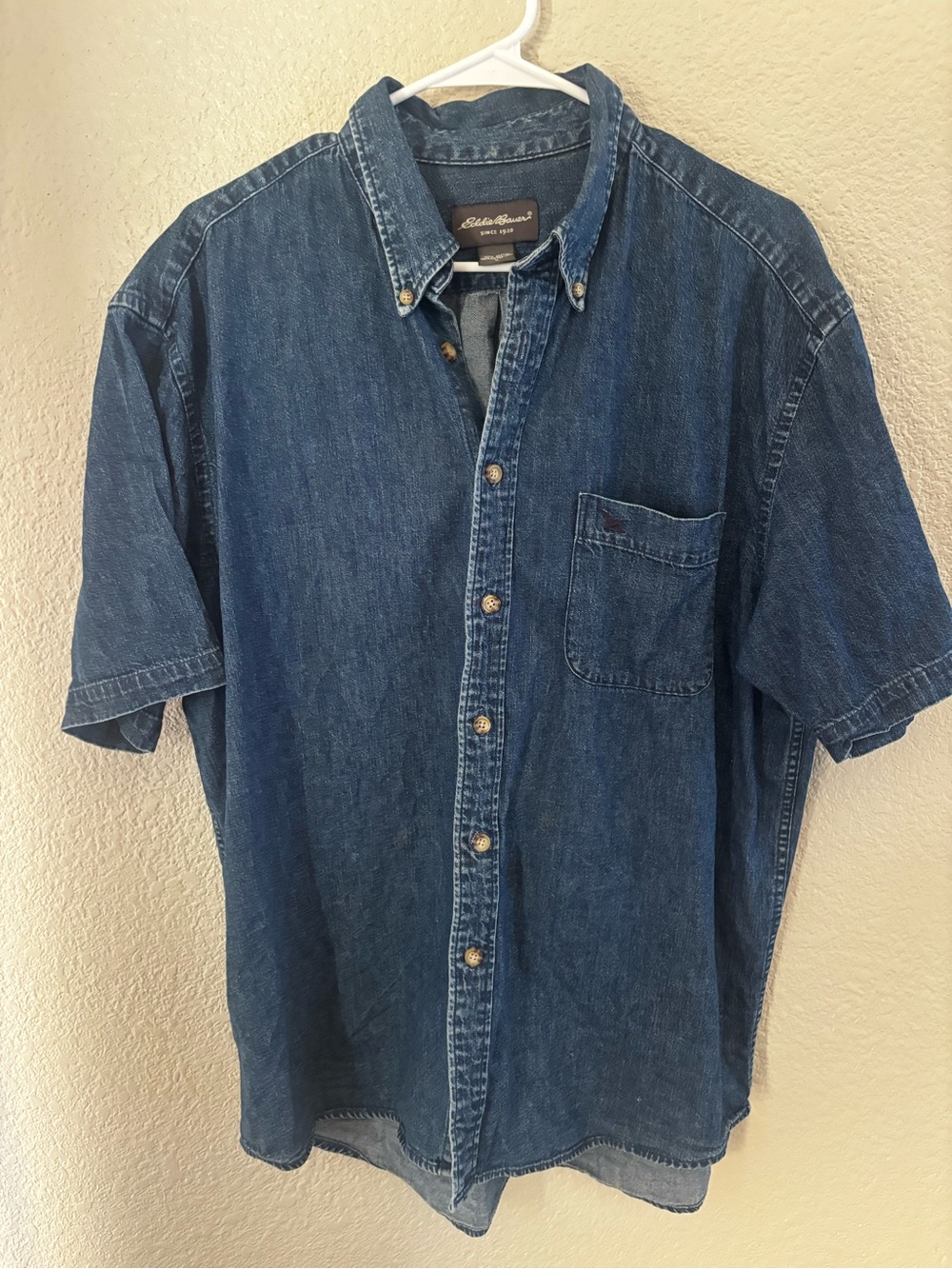 Eddie Bauer Short-Sleeve Denim Button-Down Shirt in Dark Blue